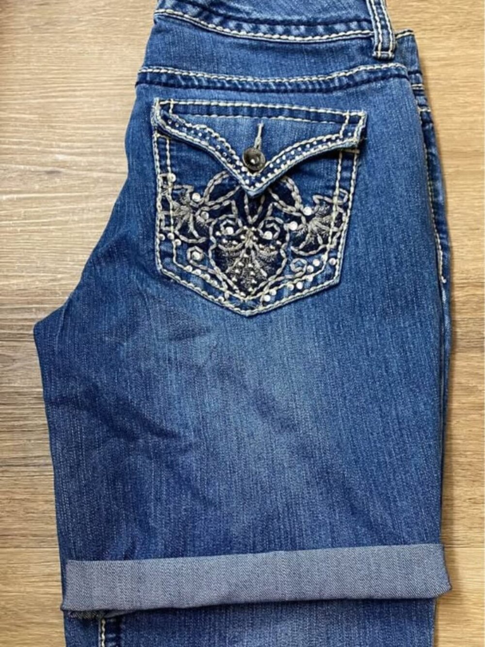 Nine West Women’s Regular Size 6 Dark Denim Embellished Jean Shorts Rhinestone